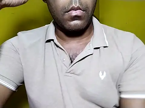 Rocky___01 live cam on StripChat