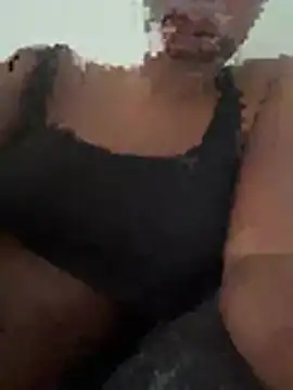 BETTY-KISS live cam on StripChat