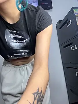baby_akuma webcam