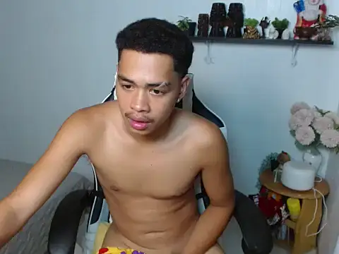 curlyasian_njxx webcam