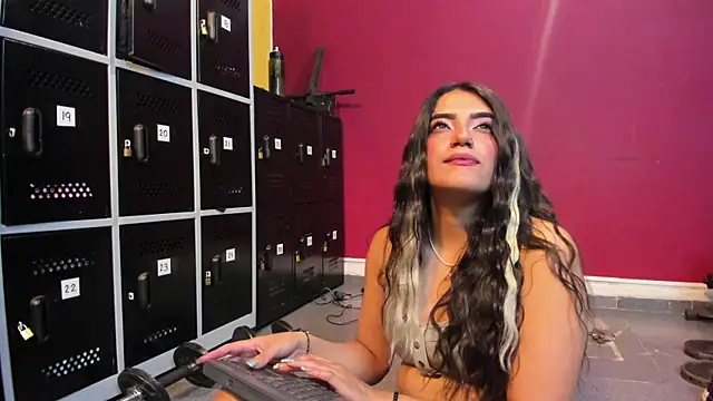 isadiiaz - IsaDiiaz's free webcam - UK Sex Cams