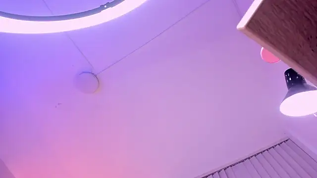 NikaVelvet1 live cam on StripChat