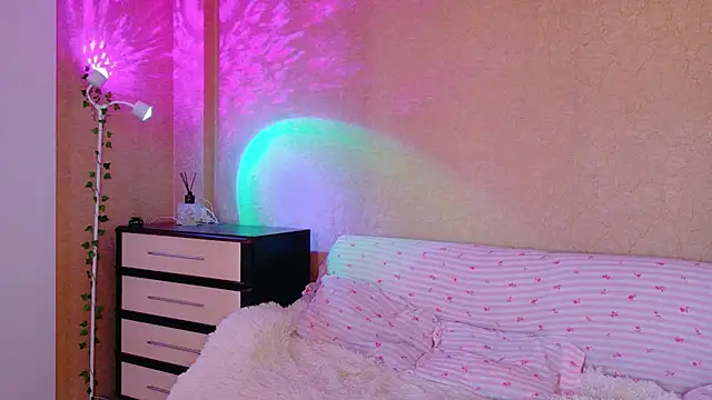 sweeetmia - SweeetMia's free webcam - UK Sex Cams