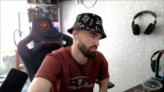 _Serious_Man webcam