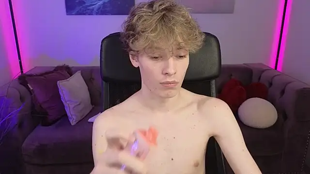 kevingarsiaa live cam on StripChat