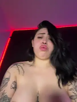 Draculona-666's live cam