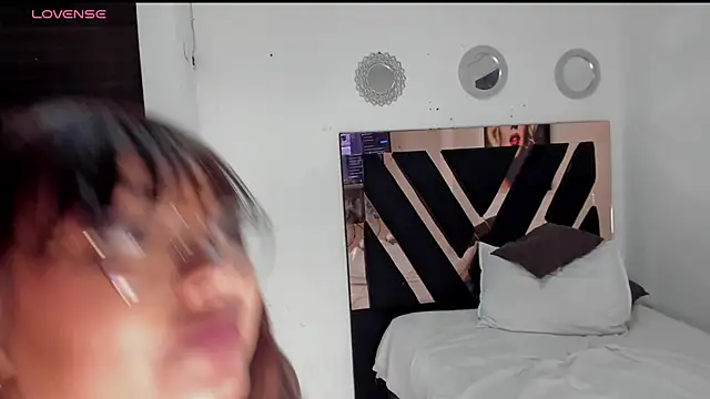 Alenajones webcam