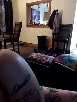 Sluttycatwomen live webcam show