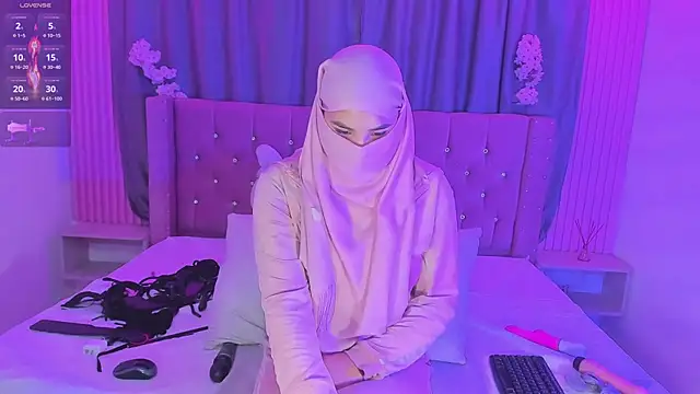 Nayla-Mouna webcam