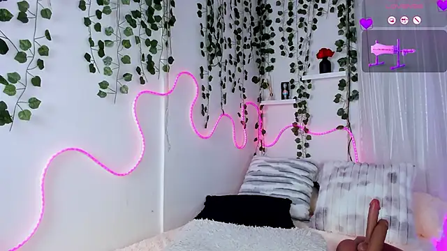 Samii_Evans webcam