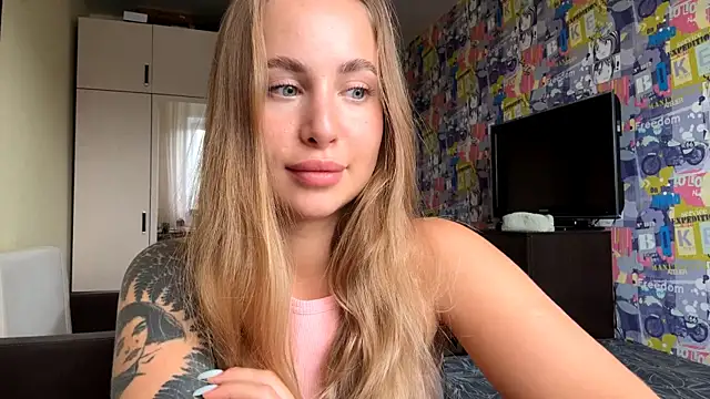 Micky_blush live webcam show