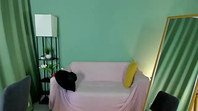 LeticiaRomano live webcam show