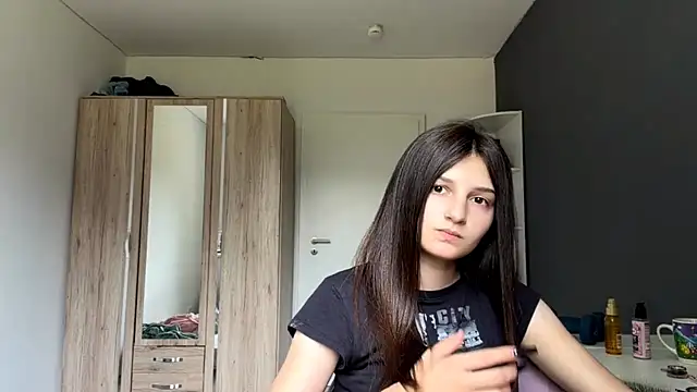 SpanishRooter live webcam show