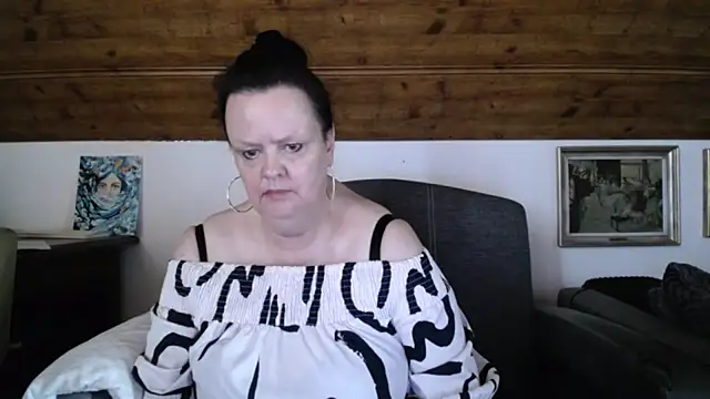 TiffanyMature webcam