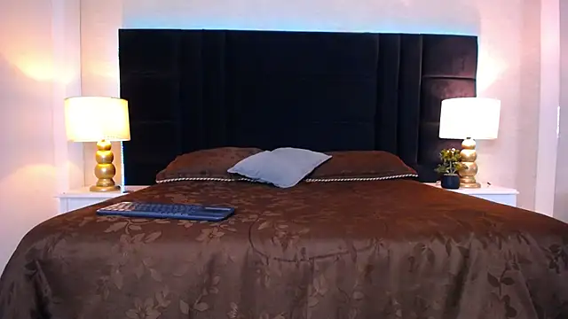 SkylerBigxxx webcam
