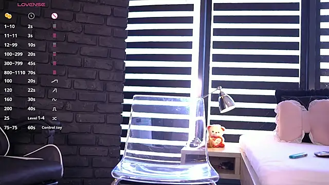 misskiarra (F young) - hot ride