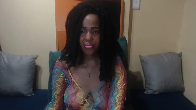AssSeductress43 live cam on StripChat