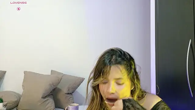 KylieVennet webcam