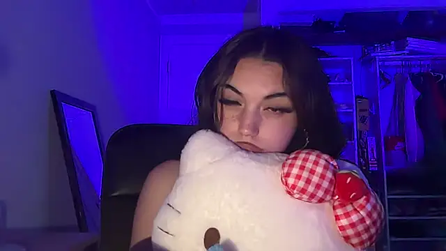 maddieblairxo (F teen) - handcuffs