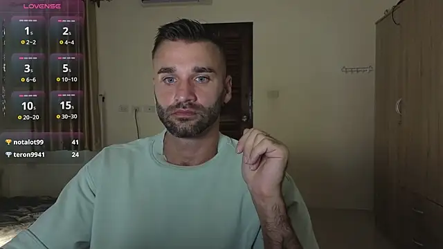 DaddySlava live cam on StripChat
