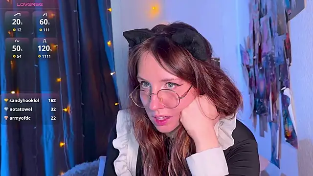 ViolettMo0n live cam on StripChat