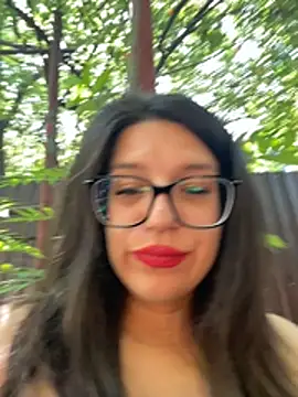 NadiraNoor webcam
