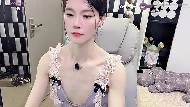 Yueyue-MM live webcam show