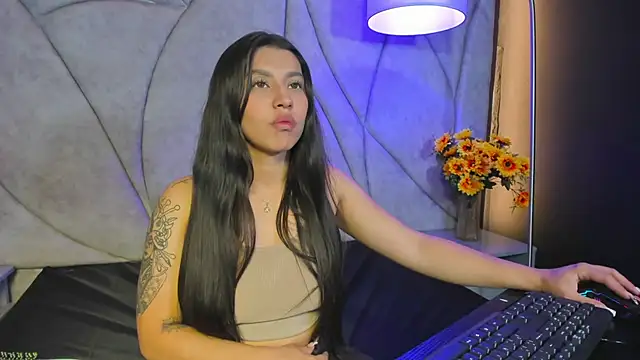 VeronicaCream_ webcam