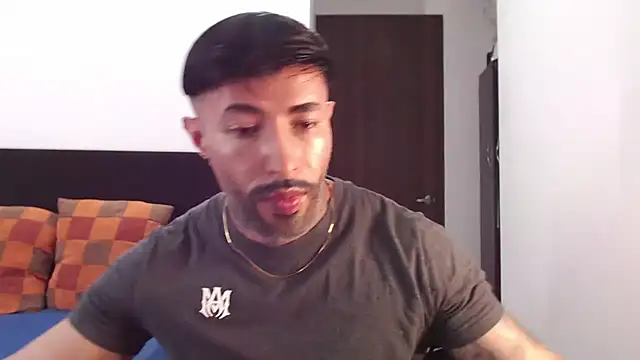 andrea_de_lucaa live cam