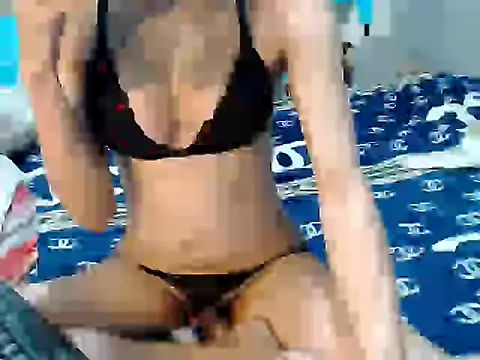 Trish_CurveCock webcam