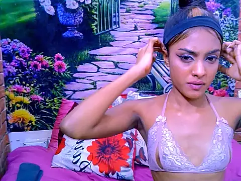 IndianPretty14u2Luv webcam