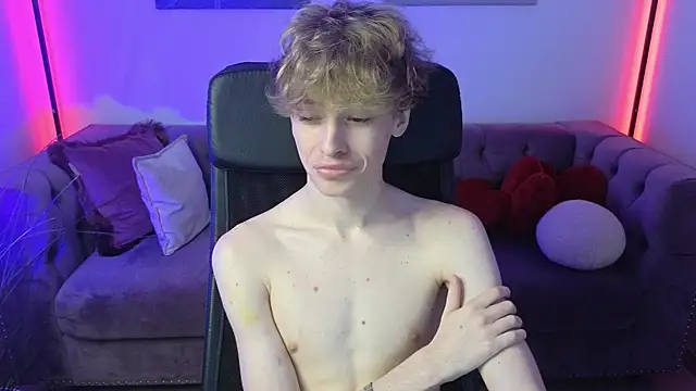 kevingarsiaa live cam on StripChat