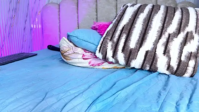violett_lo webcam