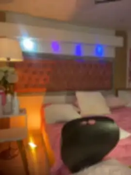 MylaDreams live cam