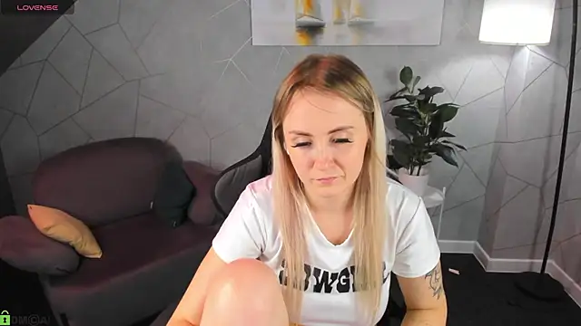 Jooyce_Howward webcam