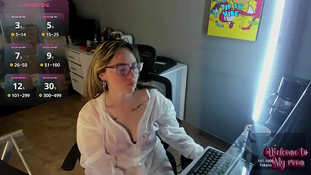 Alicia-thompson webcam