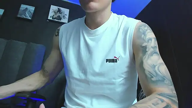 enzo_maserati (M young) - masturbate hard both hands x 7 min