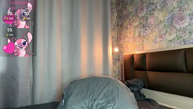 LoraDavi live webcam show