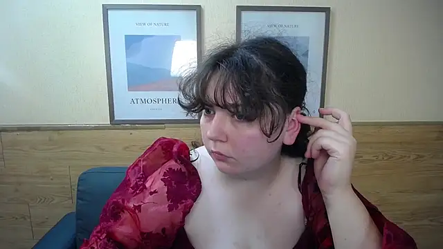 NeonilaLisova webcam