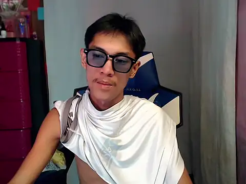 riks_tyler (Ask my age) - reach my goals to get me naked and cum