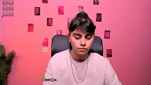 luna_noct live cam on StripChat