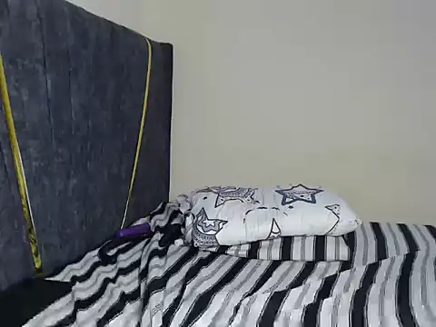Sandra_Bliss live cam on StripChat