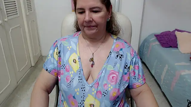leonela_69 webcam