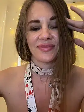 LucieMack live webcam show