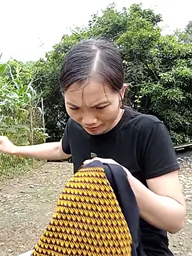 ngan-cute (F young) - Mong được giúp đỡ