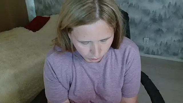 AdelinaLawson live cam on StripChat