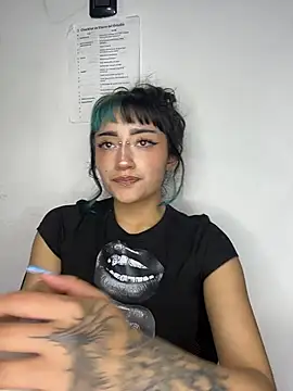 baby_akuma webcam