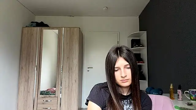 SpanishRooter live webcam show