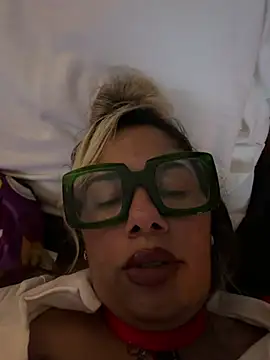 FamousBarbieDoll webcam