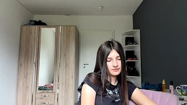 SpanishRooter live webcam show